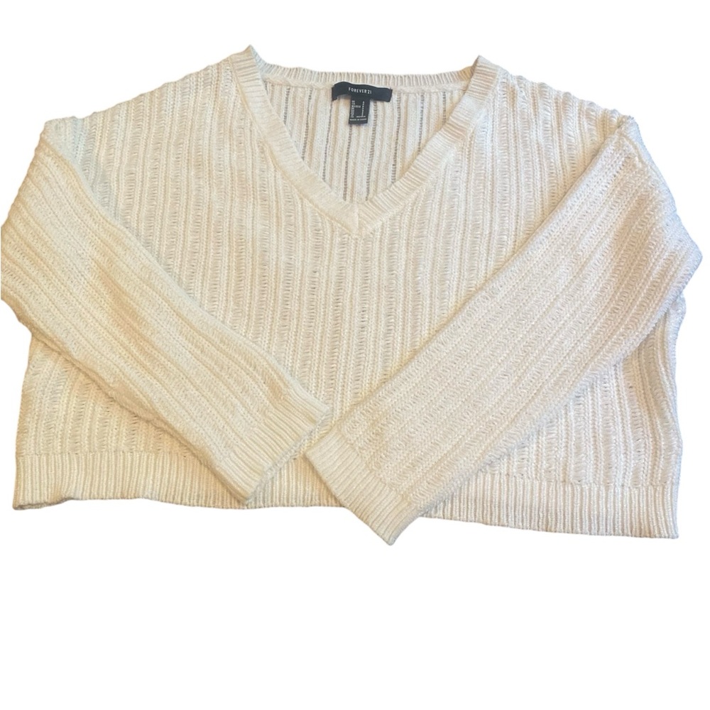 Cute Women’s Forever 21 Ivory V-Neck Sweater, Size S.